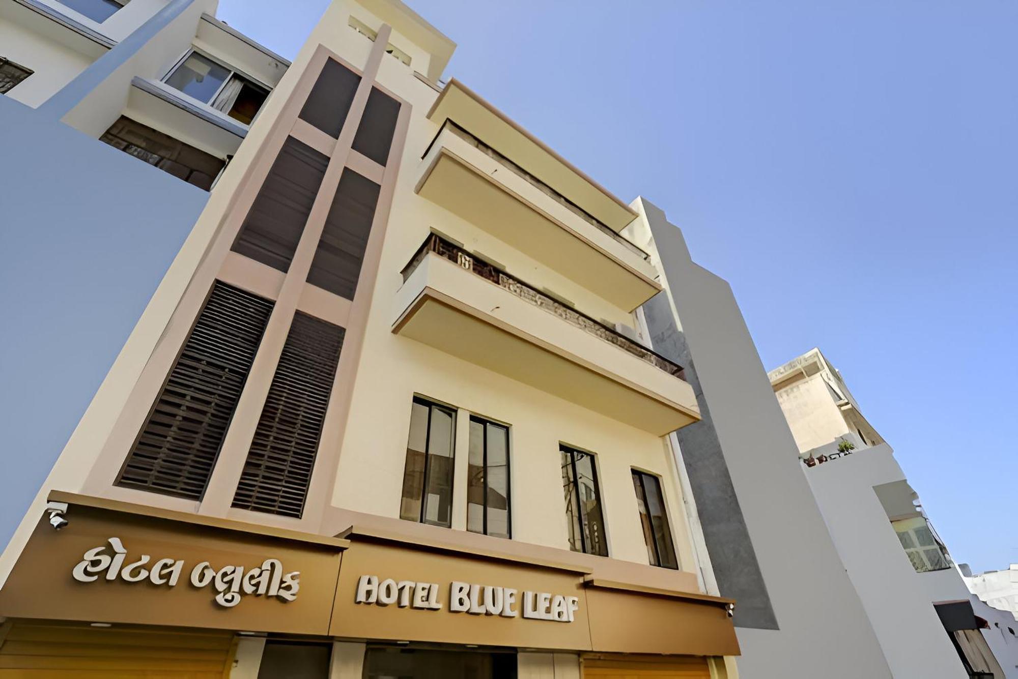 Hotel Blue Leaf Rajkot Buitenkant foto