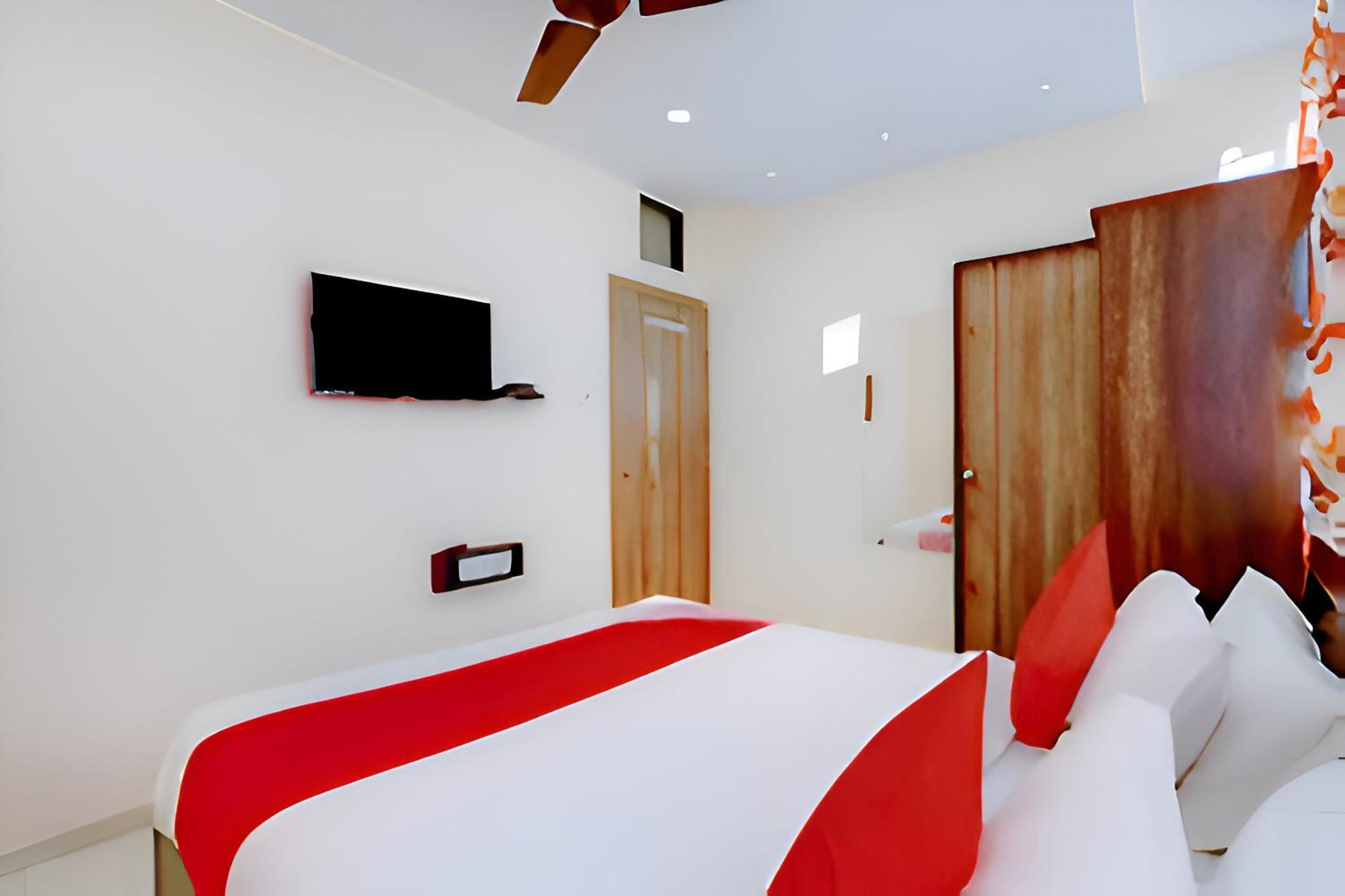 Hotel Blue Leaf Rajkot Buitenkant foto