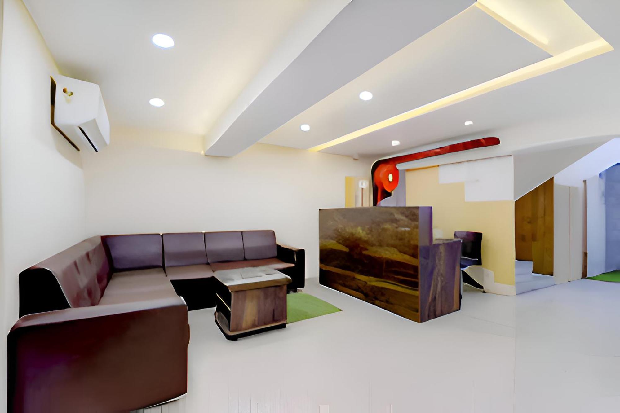 Hotel Blue Leaf Rajkot Buitenkant foto